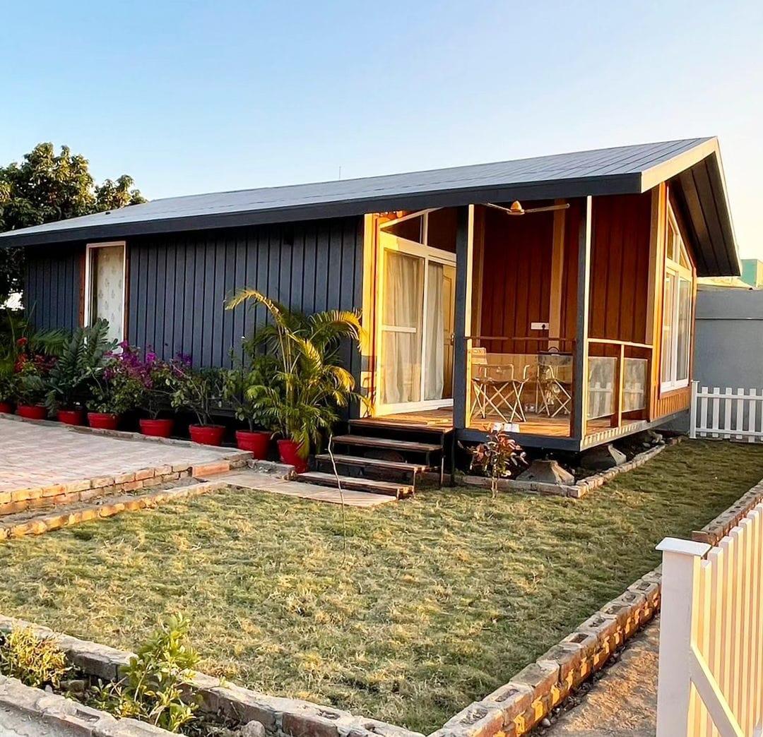 Prefab Farmhouse In Dry Wall